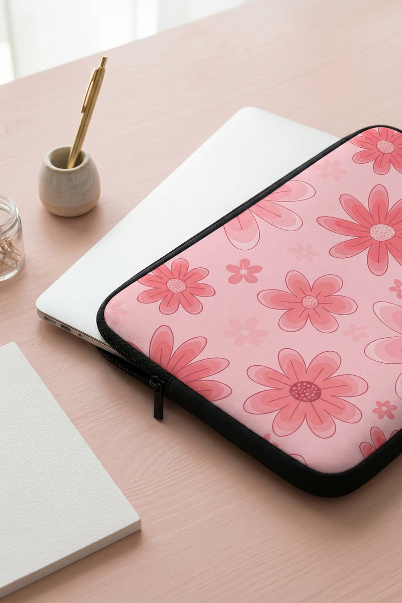 Blooming Retro Daisies Laptop Sleeve – Soft Pink